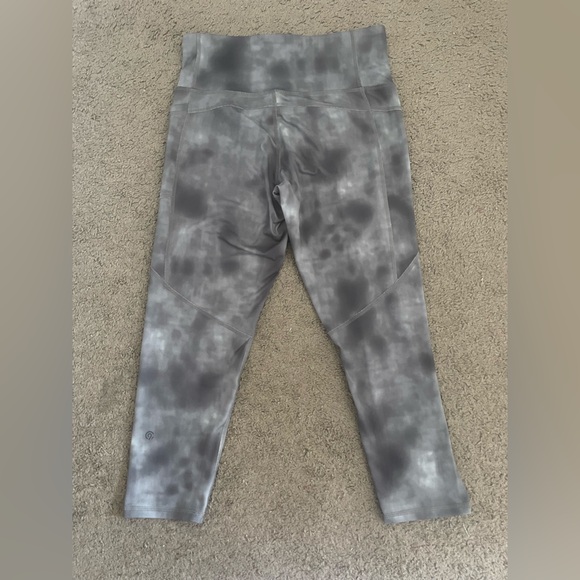 Champion Tie-Dye Cropped Activewear Leggings, Size M - Picture 7 of 12